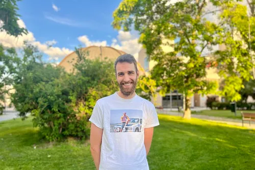 Carlos — Customer Service