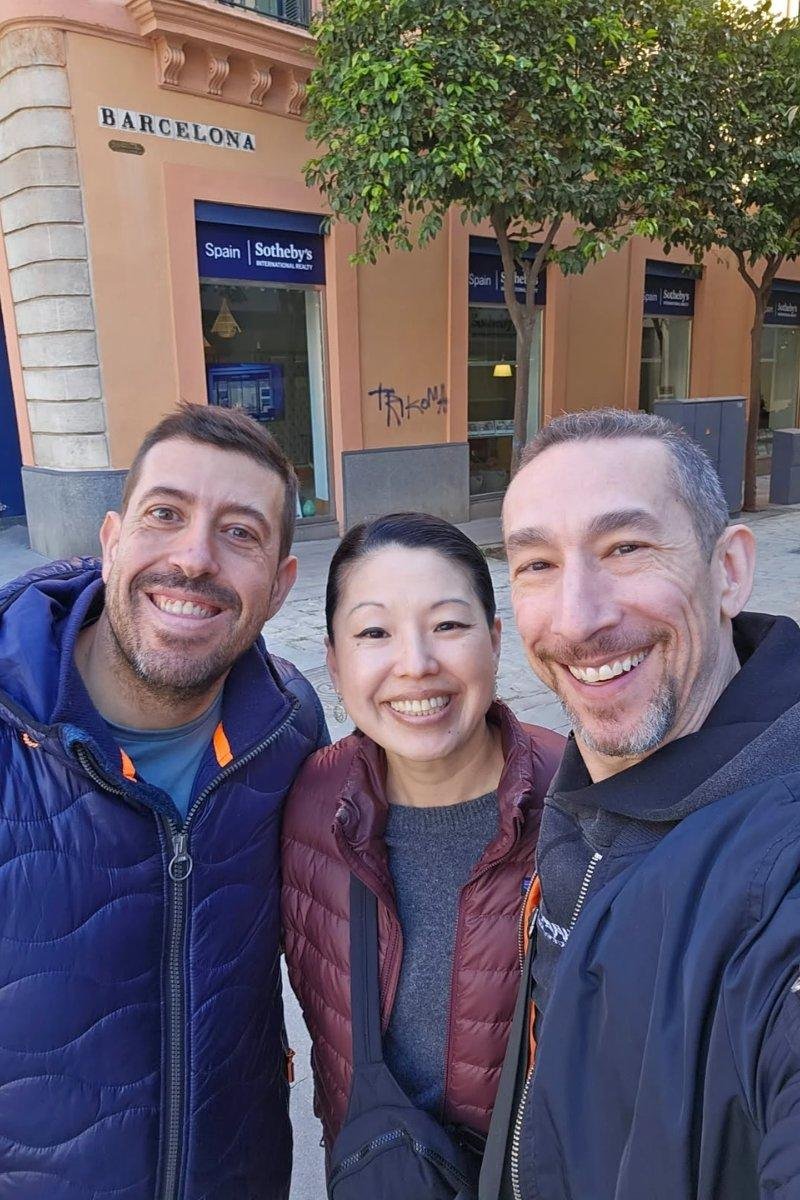 Food tour for small group with guide in Seville