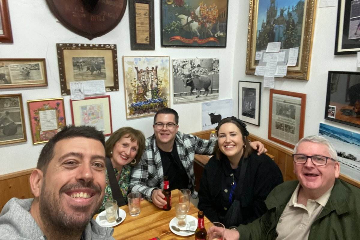Guide to a small group food tour in Seville